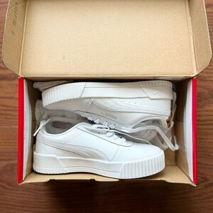 Brand new casual Puma SoftFoam+ sneakers. Women’s size 6.